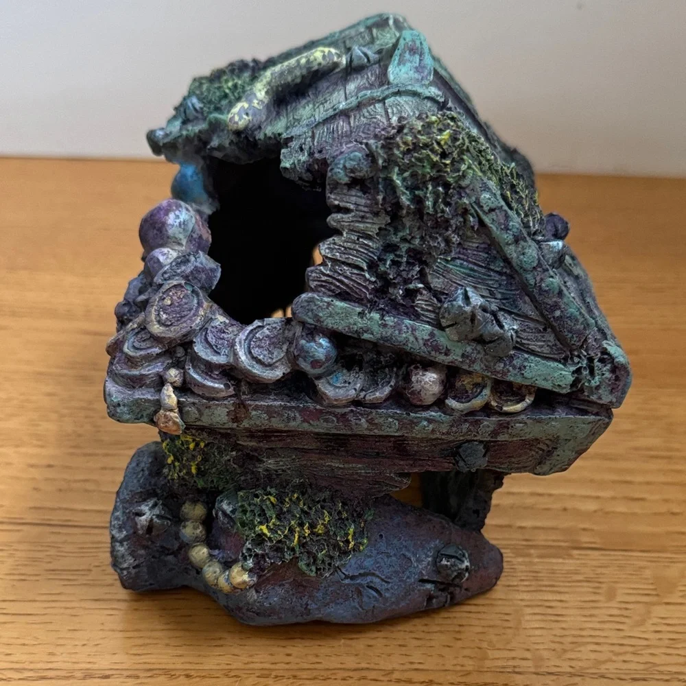 Sunken Treasure Chest Aquarium Decor
